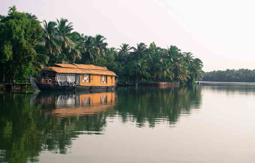 Splendid Tour to Backwaters of Kerla 7N 8D