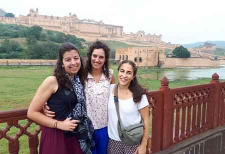 Hire Female Tour Guide in Jaipur